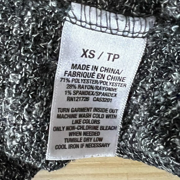 Aeropostale Open Front Marbled Gray Wrap - Picture 4 of 4